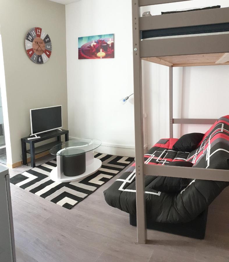 Chambres Poitiers Centre Ville - Salle De Bain, Refrigerateur, Tv Et Machine A Cafe Privatifs - Cuisine Commune - Terrasse - Hotel De Ville A 200M ภายนอก รูปภาพ