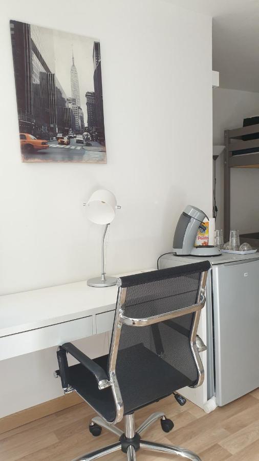 Chambres Poitiers Centre Ville - Salle De Bain, Refrigerateur, Tv Et Machine A Cafe Privatifs - Cuisine Commune - Terrasse - Hotel De Ville A 200M ภายนอก รูปภาพ