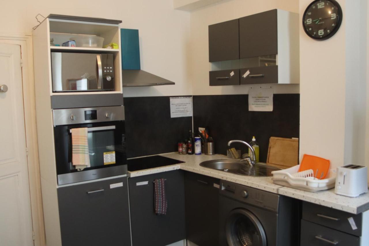 Chambres Poitiers Centre Ville - Salle De Bain, Refrigerateur, Tv Et Machine A Cafe Privatifs - Cuisine Commune - Terrasse - Hotel De Ville A 200M ภายนอก รูปภาพ