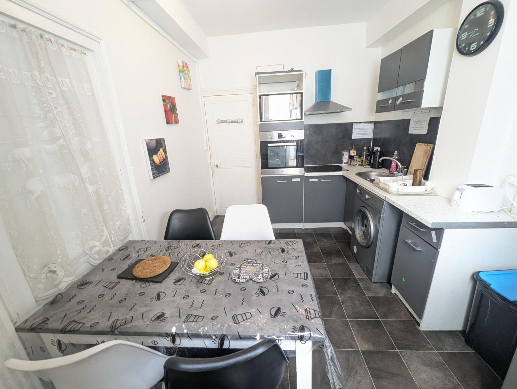 Chambres Poitiers Centre Ville - Salle De Bain, Refrigerateur, Tv Et Machine A Cafe Privatifs - Cuisine Commune - Terrasse - Hotel De Ville A 200M ภายนอก รูปภาพ