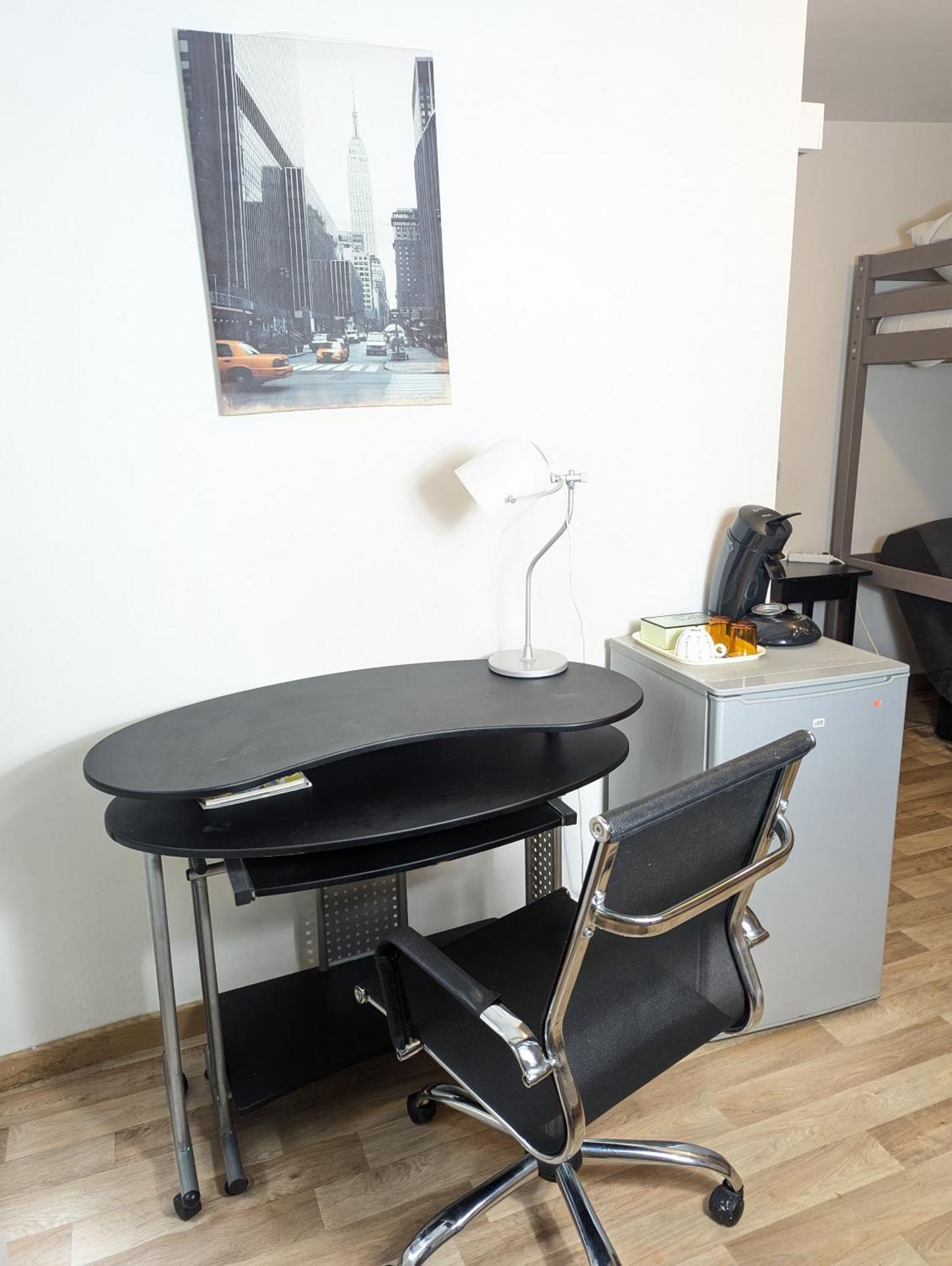 Chambres Poitiers Centre Ville - Salle De Bain, Refrigerateur, Tv Et Machine A Cafe Privatifs - Cuisine Commune - Terrasse - Hotel De Ville A 200M ภายนอก รูปภาพ