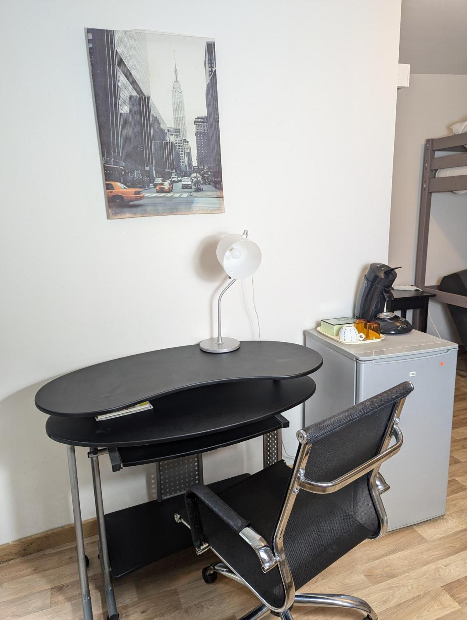 Chambres Poitiers Centre Ville - Salle De Bain, Refrigerateur, Tv Et Machine A Cafe Privatifs - Cuisine Commune - Terrasse - Hotel De Ville A 200M ภายนอก รูปภาพ