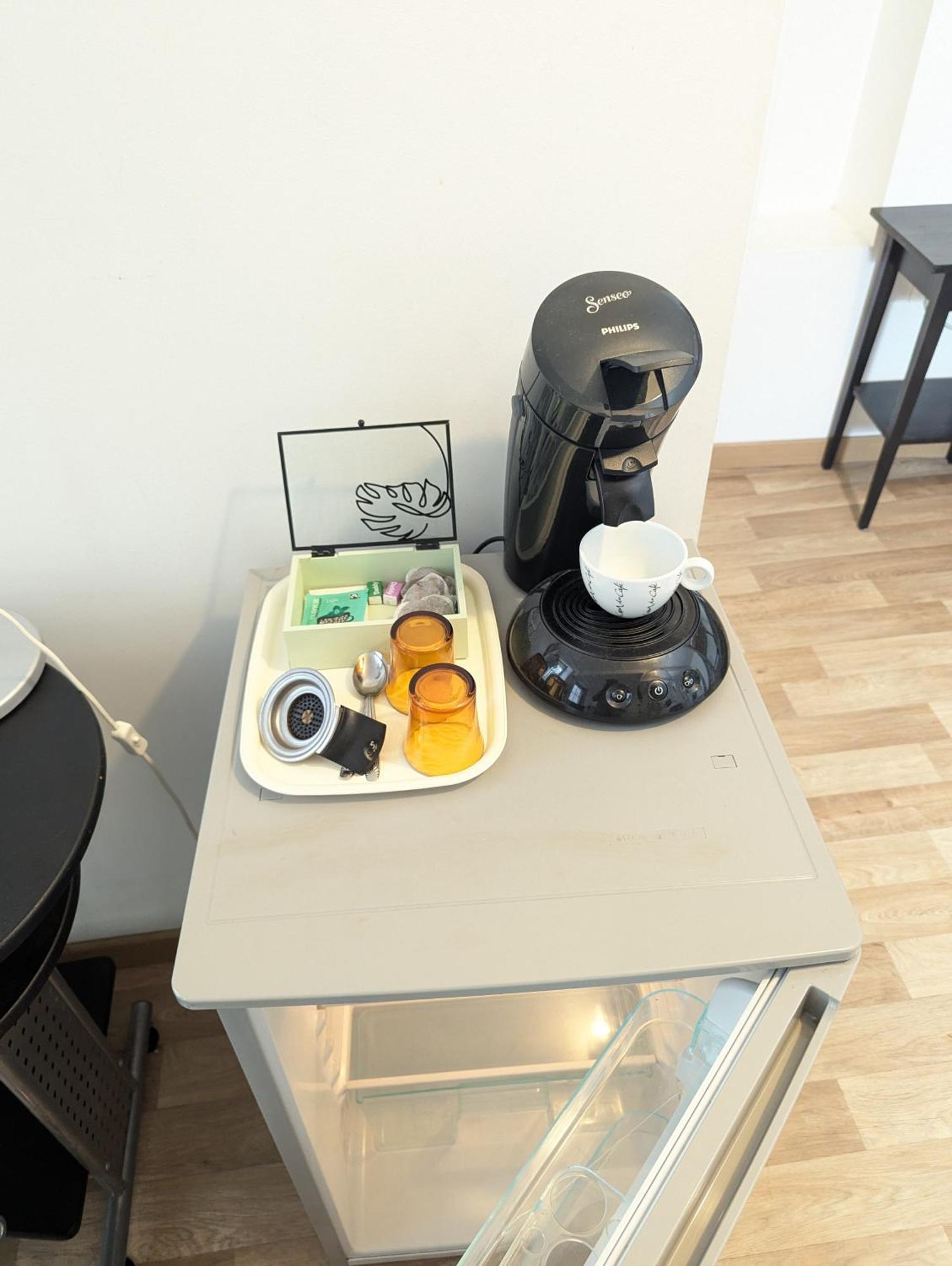 Chambres Poitiers Centre Ville - Salle De Bain, Refrigerateur, Tv Et Machine A Cafe Privatifs - Cuisine Commune - Terrasse - Hotel De Ville A 200M ภายนอก รูปภาพ