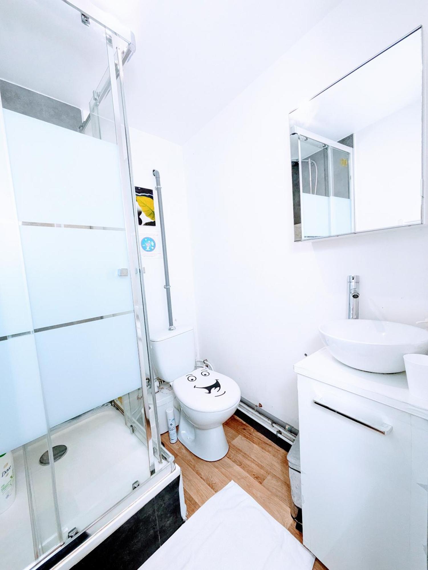 Chambres Poitiers Centre Ville - Salle De Bain, Refrigerateur, Tv Et Machine A Cafe Privatifs - Cuisine Commune - Terrasse - Hotel De Ville A 200M ภายนอก รูปภาพ